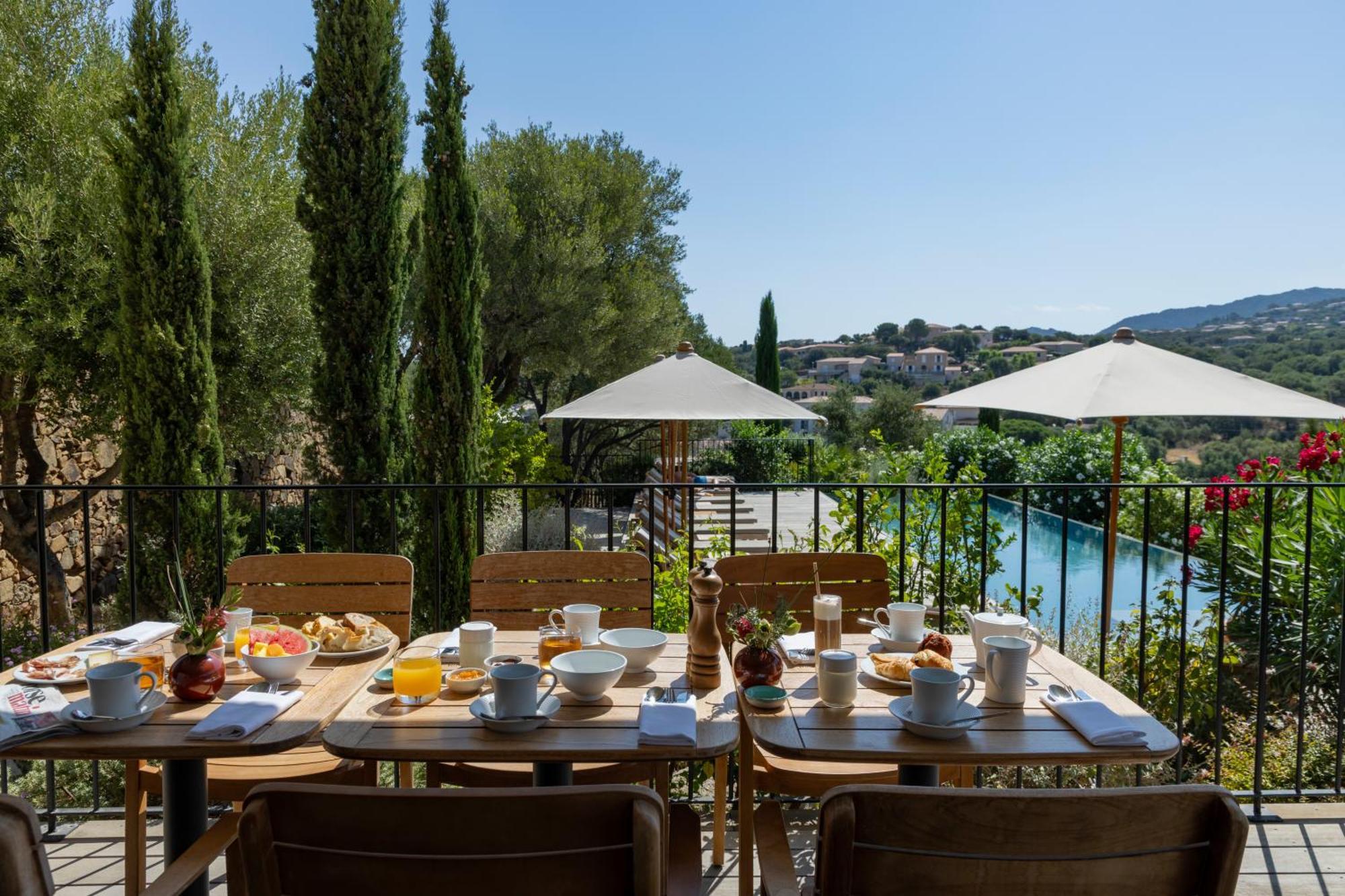 Hotel Restaurant Villa Josephine LʼÎle-Rousse 외부 사진