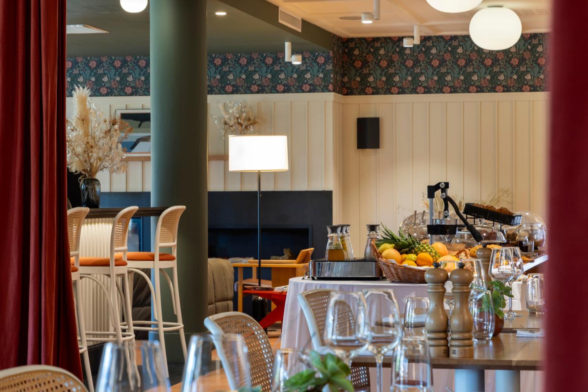 Hotel Restaurant Villa Josephine LʼÎle-Rousse 외부 사진