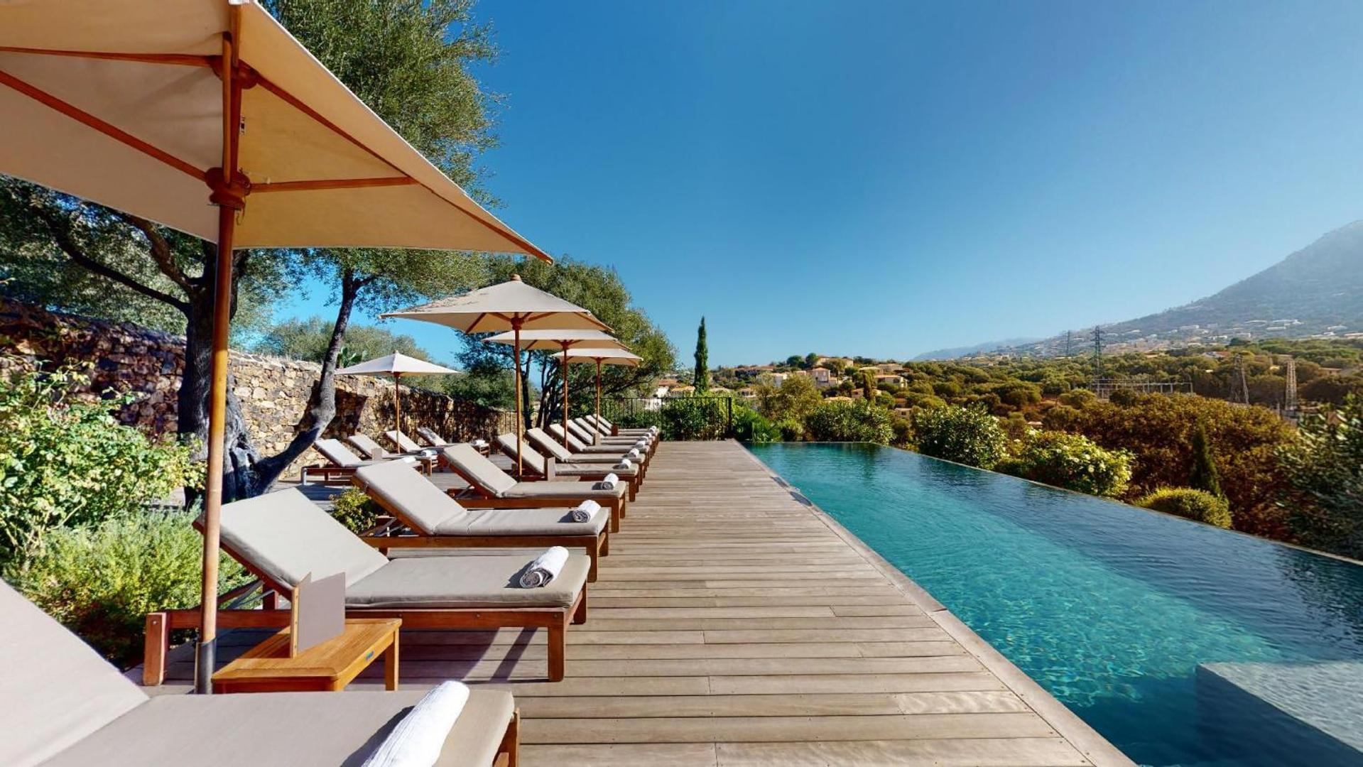 Hotel Restaurant Villa Josephine LʼÎle-Rousse 외부 사진